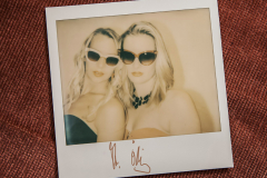 christina&jacqueline_1027_klein