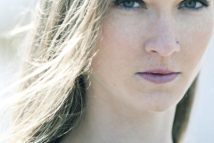 nora_face_3166_green